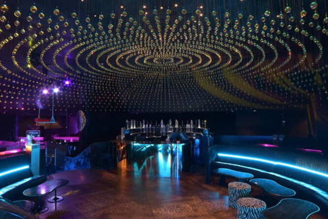 Ночной клуб Roberto Cavalli, украшенный кристаллами Swarovski