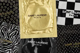 Saint Laurent сделал из презерватива предмет роскоши