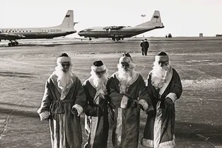 Предновогодние онлайн-торги от аукционного дома Vladey: скульптуры, картины, фото