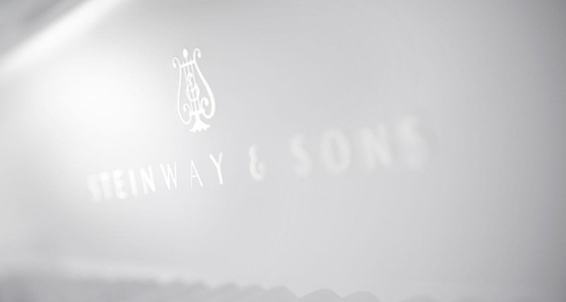 Steinway & Sons в сотрудничестве с Lalique презентует новую модель фортепиано
