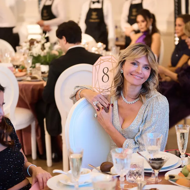 Как по нотам: аукцион «Лучшая елка 7.12» и гастроспектакль по мотивам сказки «Щелкунчик»