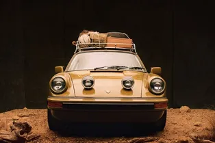 Как выглядит единственный «модный» Porsche 911 с коврами на полу и дверях Как выглядит единственный «модный» Porsche 911 с коврами на полу и дверях