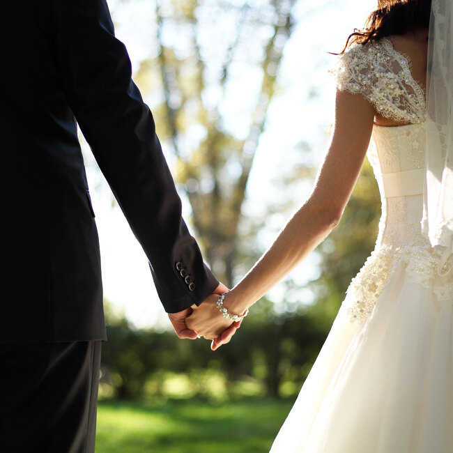 Главные правила свадебного этикета: рассадка гостей, дресс-код и подарки