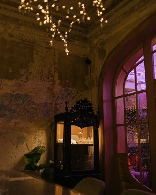 «Посольство»