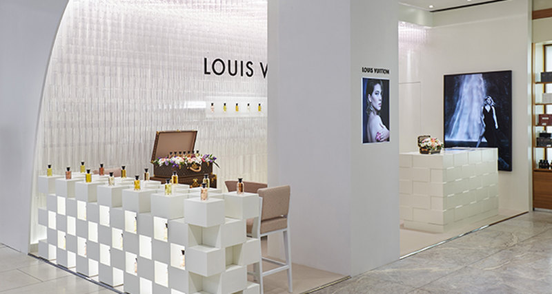 Парфюмерный корнер Louis Vuitton в ЦУМе
