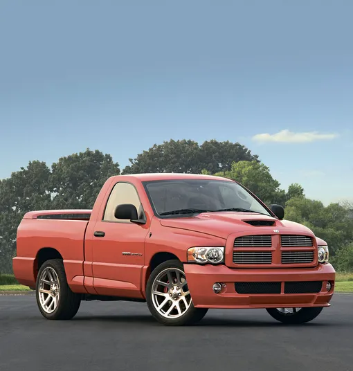 Dodge Ram SRT-10 поражает и 20 лет спустя: 8,3-литровый мотор V10 развивает 517 сил. Выпустили более 10 000 «Вайпер-траков» Dodge Ram SRT-10 поражает и 20 лет спустя: 8,3-литровый мотор V10 развивает 517 сил. Выпустили более 10 000 «Вайпер-траков»