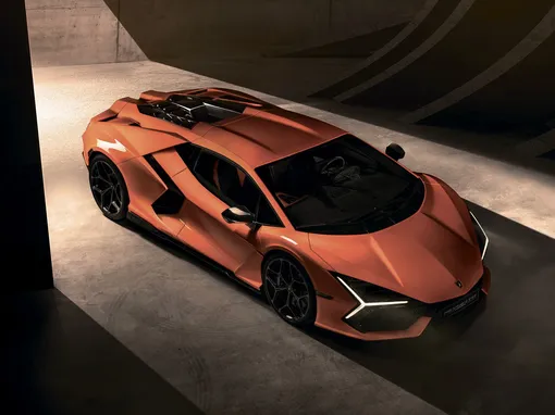 Lamborghini Revuelto