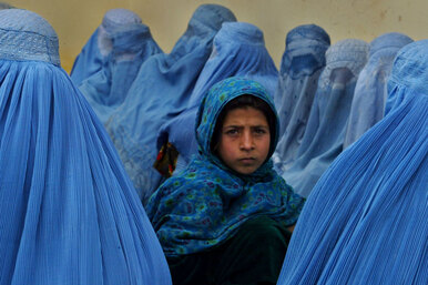 Отчаяние афганских женщин: паранджа подорожала в 10 раз после прихода к власти талибов