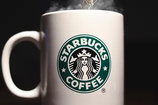 Российский бизнес американской Starbucks захотели купить рэпер Тимати, ресторатор, сенатор