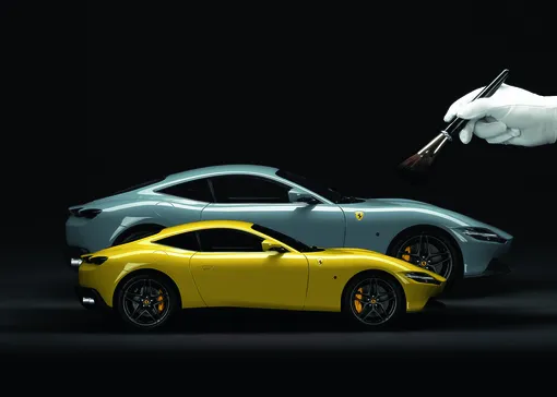 Эта фотография помогает понять разницу в размерах моделей: серо-голубая Ferrari Roma выпущена в масштабе 1:8, а жёлтая — 1:18. Цена на них различается более чем в 15 раз