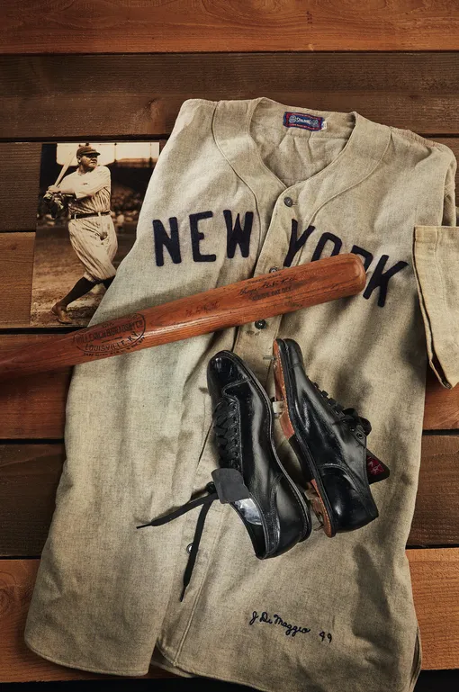 Биту легендарного бейсболиста Бейба Рута в 2022 году продали на аукционе Heritage за рекордные $1,68 млн.