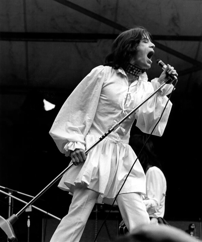 Мик Джаггер во время летнего концерта в Гайд-парке,1969 год