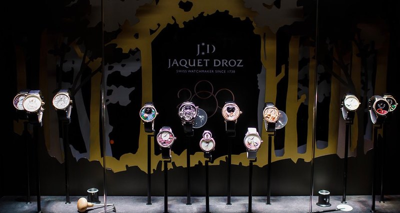 Юбилей Jaquet Droz: тропический сад в Петровском пассаже