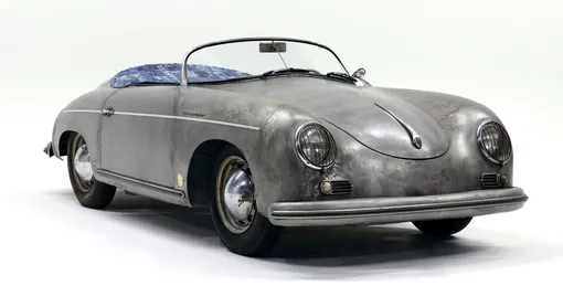 Porsche 356 Speedster 1955 года Аршам подверг своей фирменной обработке, сняв с кузова все слои краски