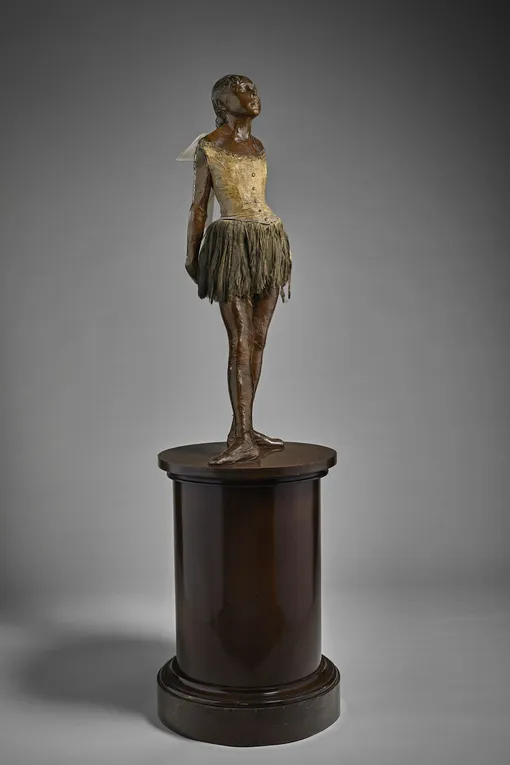 Скульптура Эдгара Дега «Маленькая четырнадцатилетняя танцовщица»