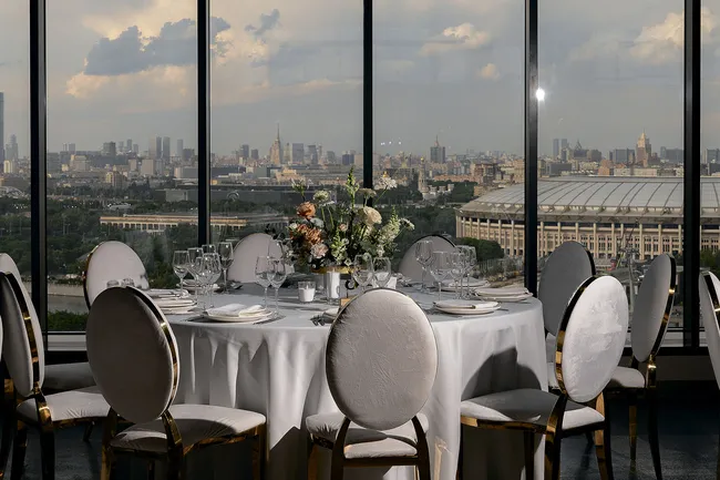 Где проводить мероприятия и деловые встречи в Москве: рассказываем о новом пространстве на Воробьёвых горах