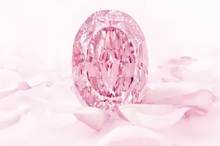 Sotheby's выставит на продажу редкий ярко-розовый бриллиант
