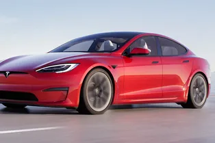 Электрокары Tesla оказались очень уязвимы. Их можно угнать за 130 секунд Электрокары Tesla оказались очень уязвимы. Их можно угнать за 130 секунд