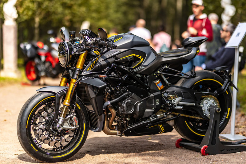 MV Agusta SUPERVELOCE 800 serie Oro