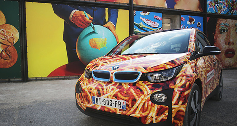 Маурицио Кателлан создал ироничную версию BMW i3