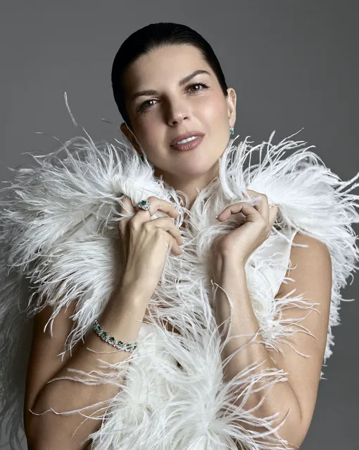 Только специалист может понять, что «скромный» изумруд или рубин в три карата представляет большую ценность Только специалист может понять, что «скромный» изумруд или рубин в три карата представляет большую ценность