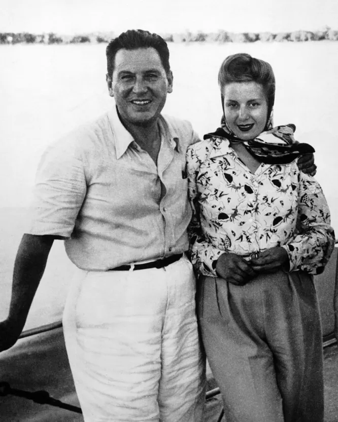 Хуан Перон и его жена Эва в 1946 году