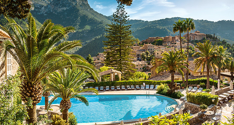 Новые спа-коктейли и работы Жоана Миро в Café Mirò в Belmond La Residencia на Майорке