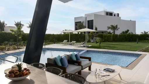 Приватные виллы отеля Jumeirah Saadiyat Island с отдельными бассейнами — подлинные оазисы комфорта и уединения