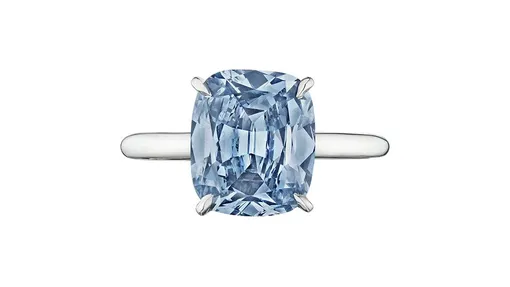 Кольцо с фантазийным ярко-голубым бриллиантом